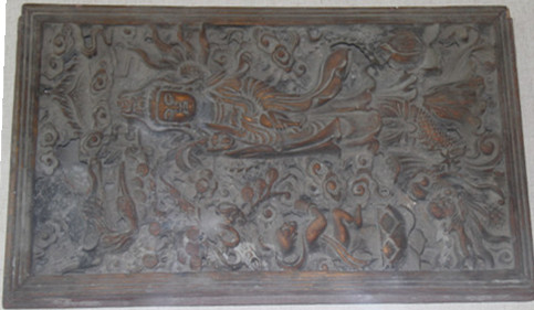 Indoor exhibition hall: wood carving