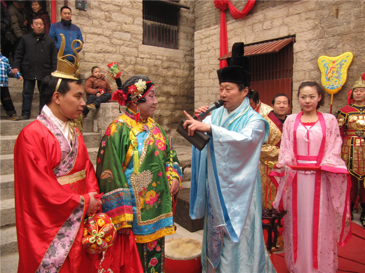 Pengfei wedding company in our museum Chinese wedding performances